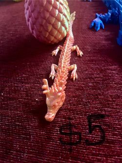 3-D dragon toys
