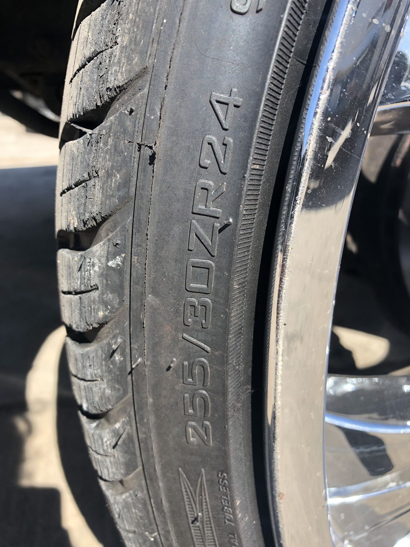 Brand new 24” inch tire 255/30ZR24