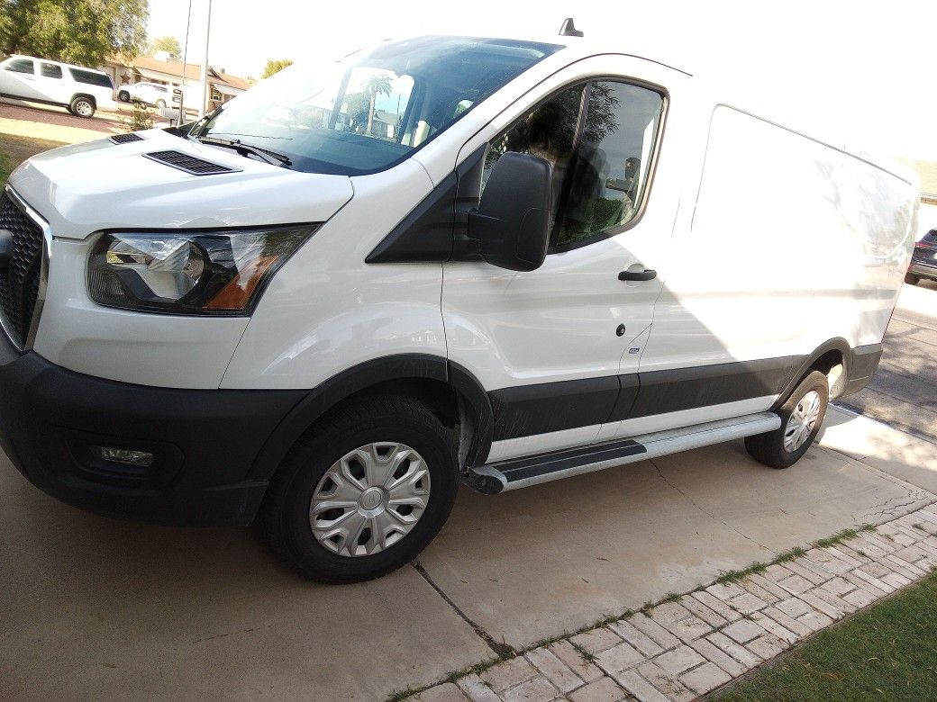 2024 Ford Transit-250
