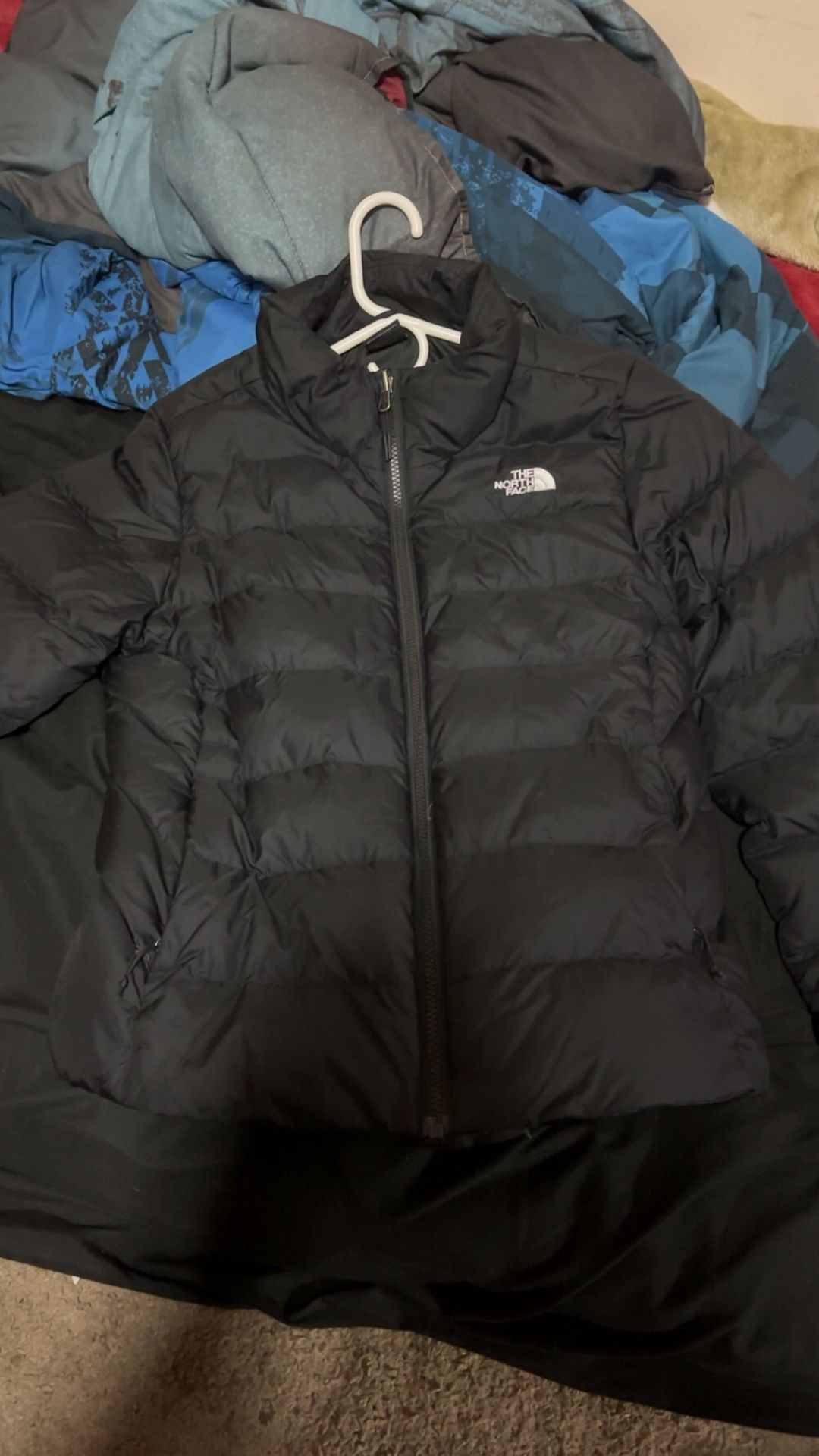 Black Women's The North Face Puffer Medium