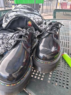 Dr.martens, air wair,black shines, size 6