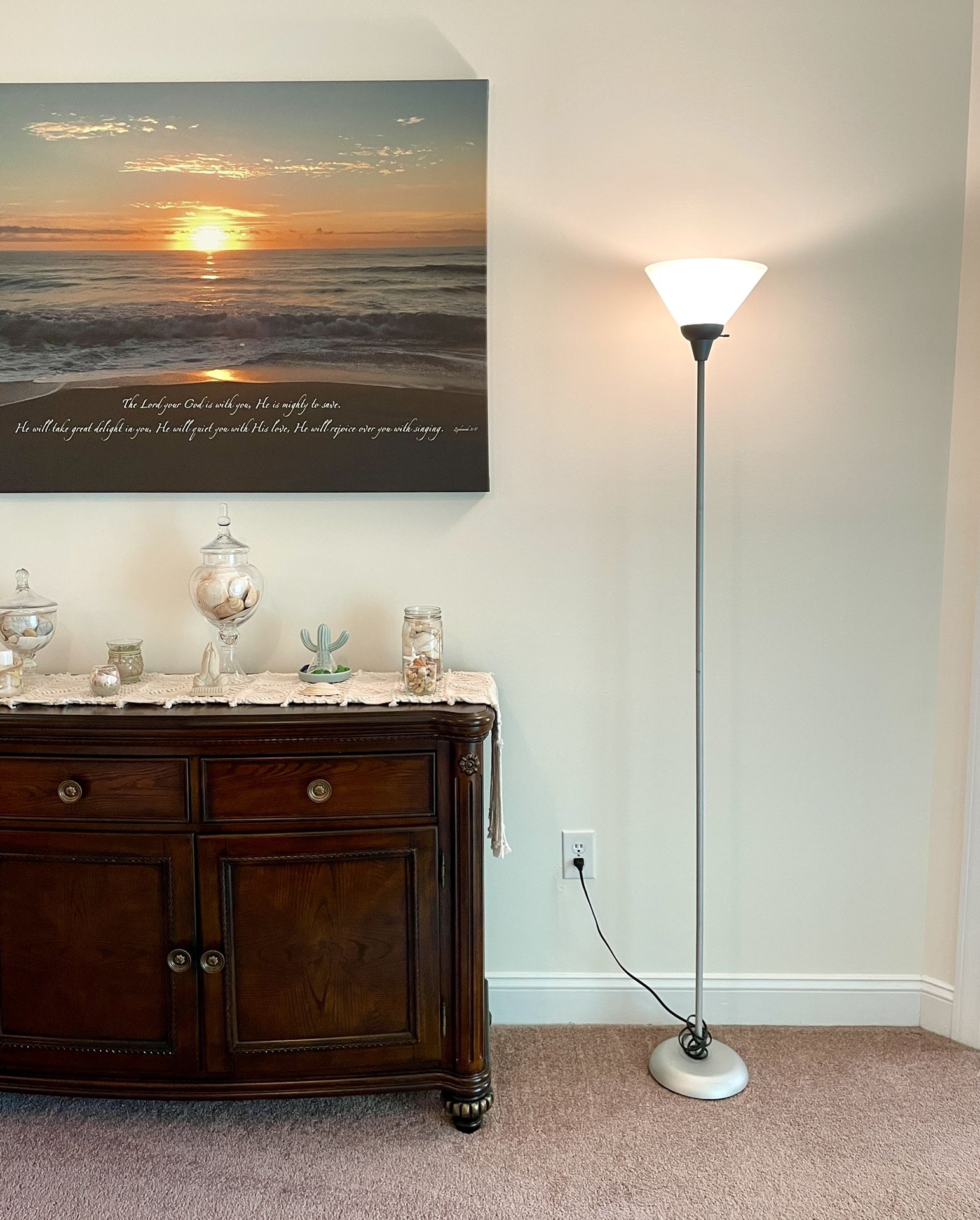Elegant Standup Lamp