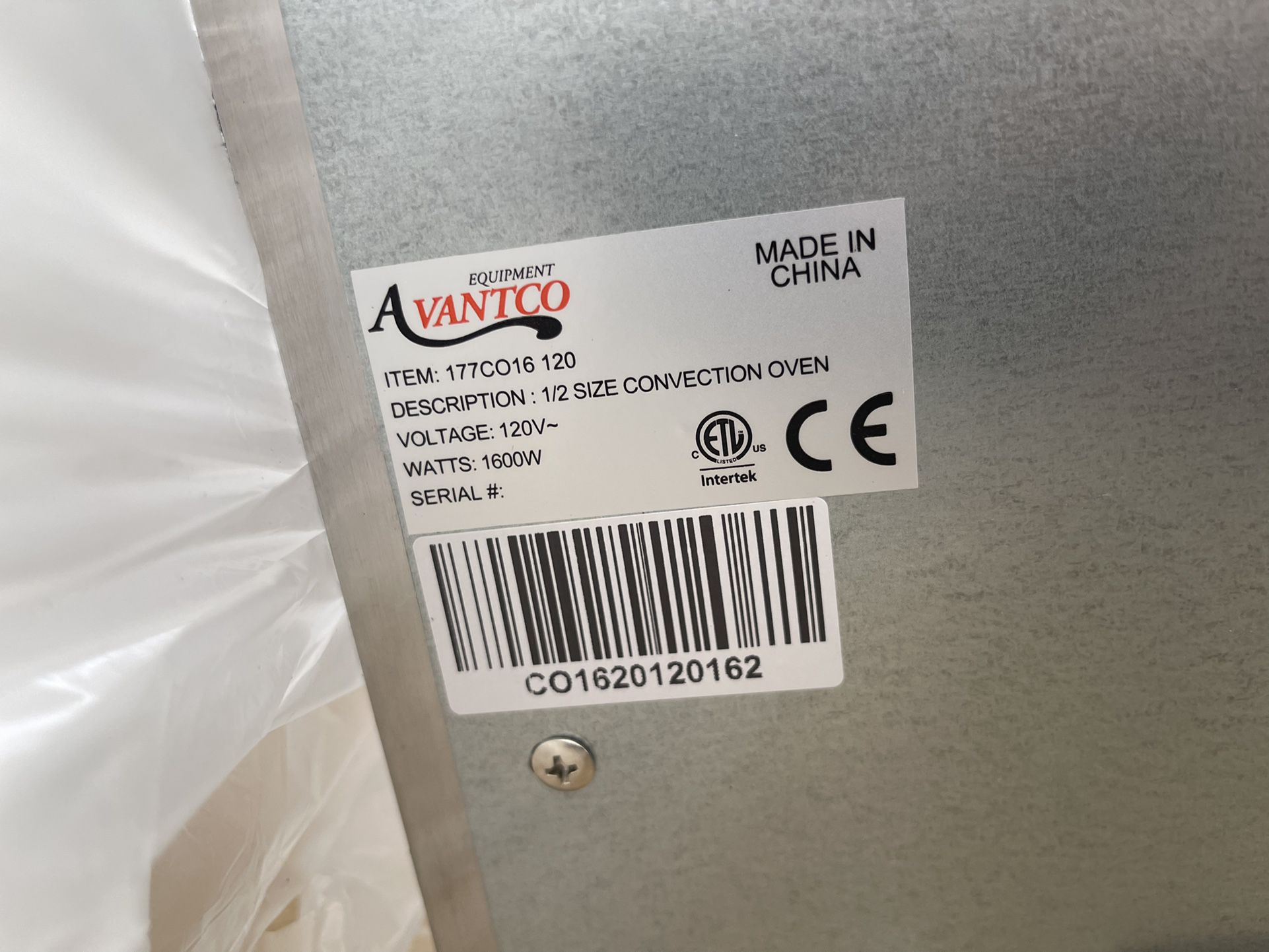 Avantco CO-16 Half Size Countertop Convection Oven, 1.5 Cu. Ft. - 120V,  1600W