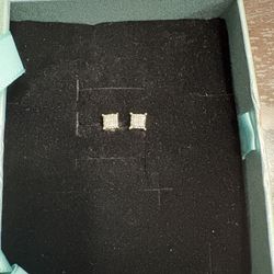 14k Diamond Stud Earrings