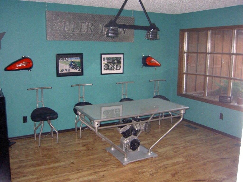 Harley Table And Chairs