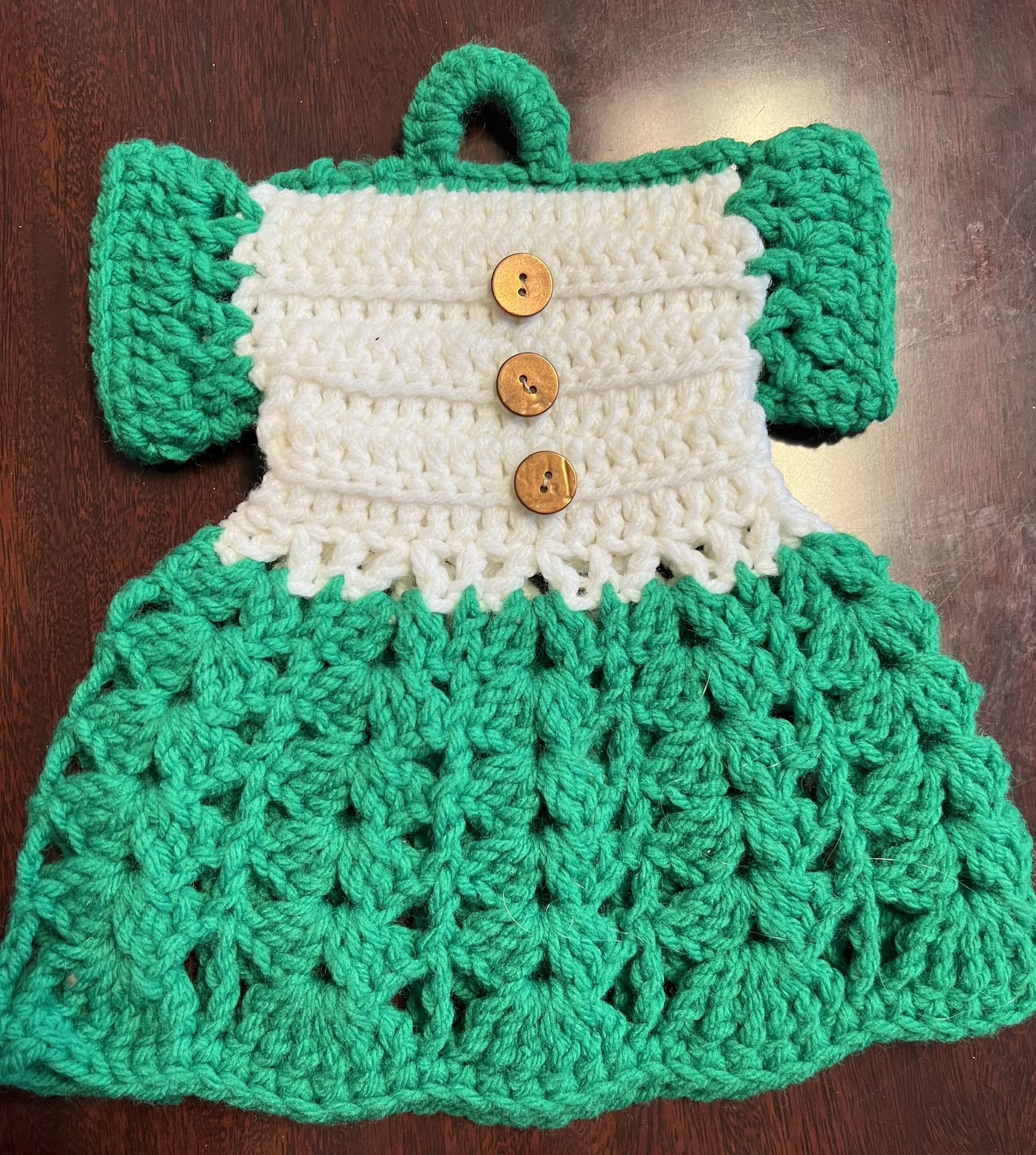 Vtg Crocheted Pot holder and Kleenex holder 