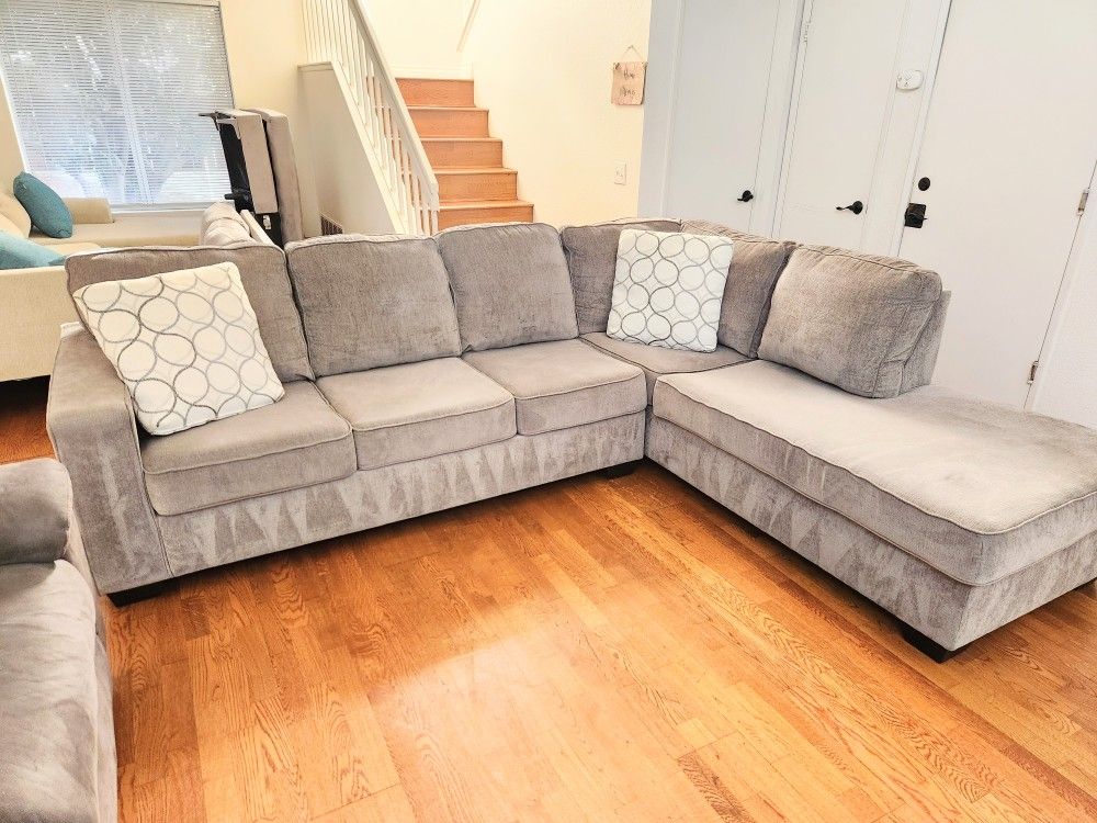 Gray Ashley Sectional Sofa – Excellent Condition, Smoke & Pet Free