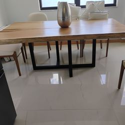 Dining tables live edge  in solid wood  ..