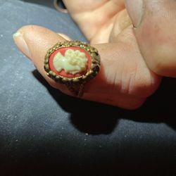 Vintage Cameo Ring 