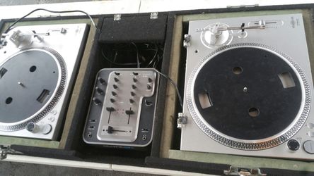 Stanton turntable en mixer y el case Melas Robaron