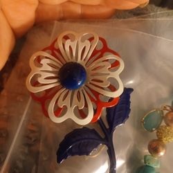 Vintage RED/WHITE/BLUE Flower PIN