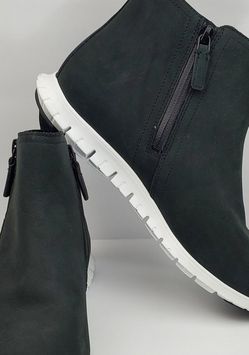 Cole Haan Women's Booties Size(8B)