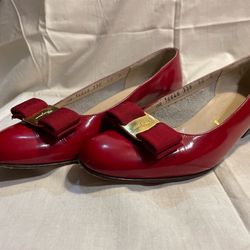 Salvatore Ferragamo Red Bow Kitten Heels Size 5.5