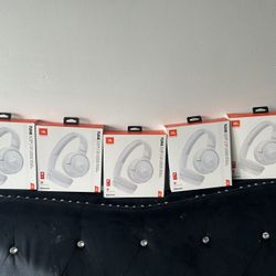 Brand New JBL Tune 520BT Wireless Headphones (Sealed)