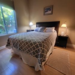 Queen BED, FRAME AND BEDDIMG