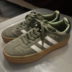 Women’s 6.5 Adidas 