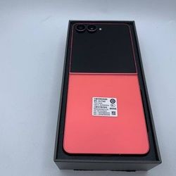 Samsung Galaxy Z Flip 7 256GB Unlocked – Red - Excellent Condition