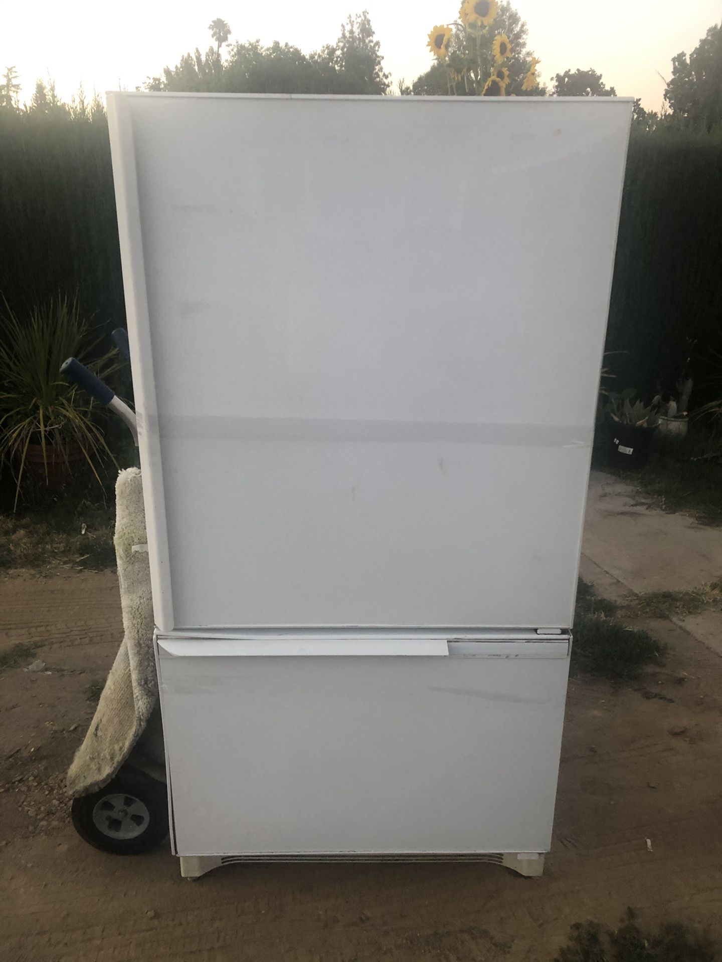 Amana refrigerator with bottom freezer 35” w 70”t 27” d