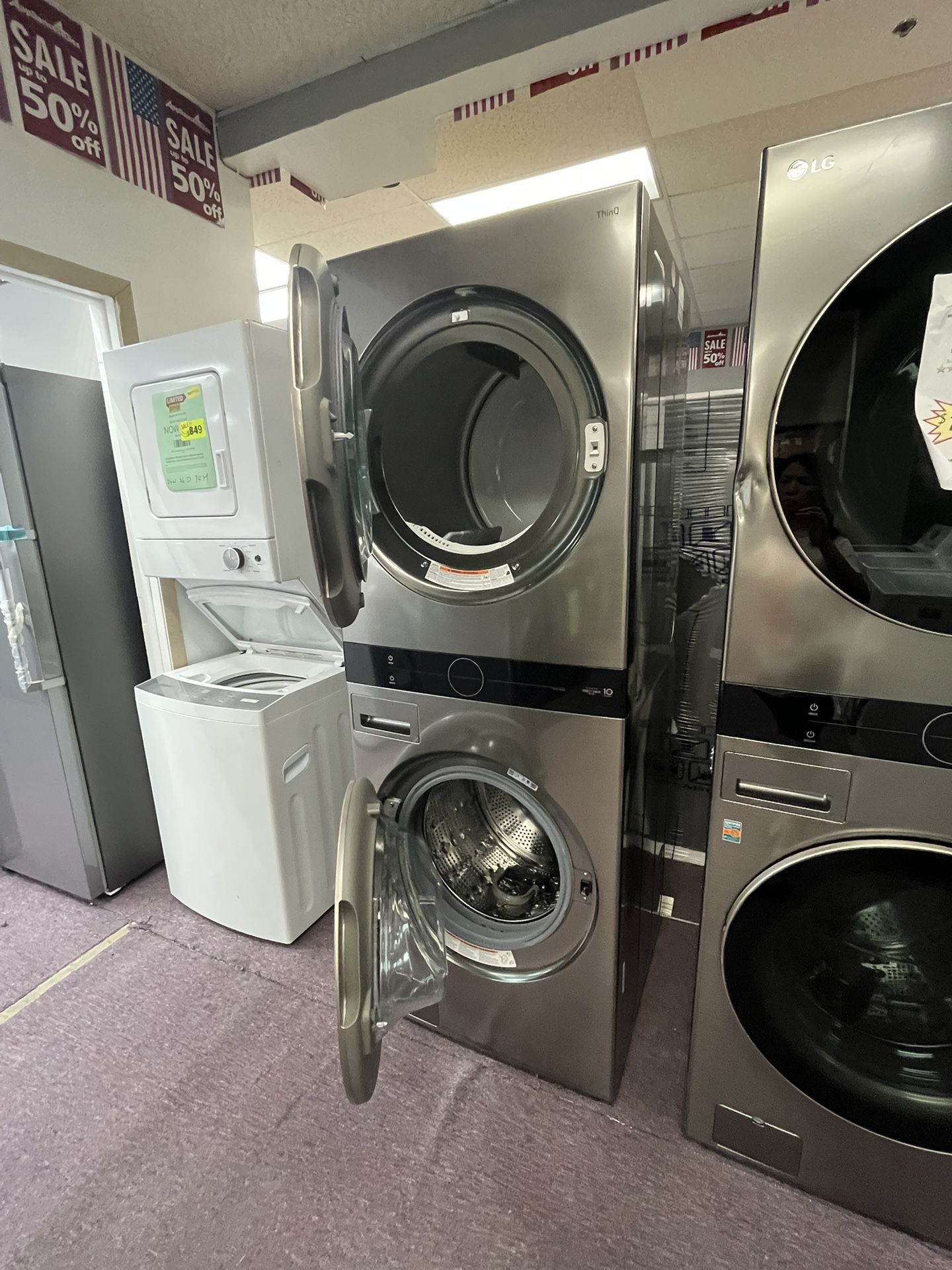 Stackable Washer Dryer WashTower 27’ LG In Silver/ White