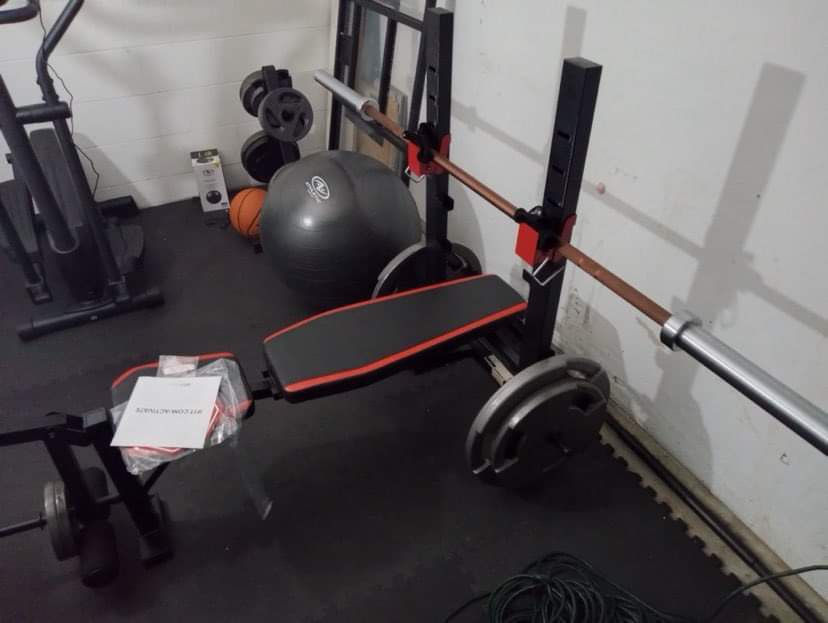 Bench With Weight And Curl Bar 