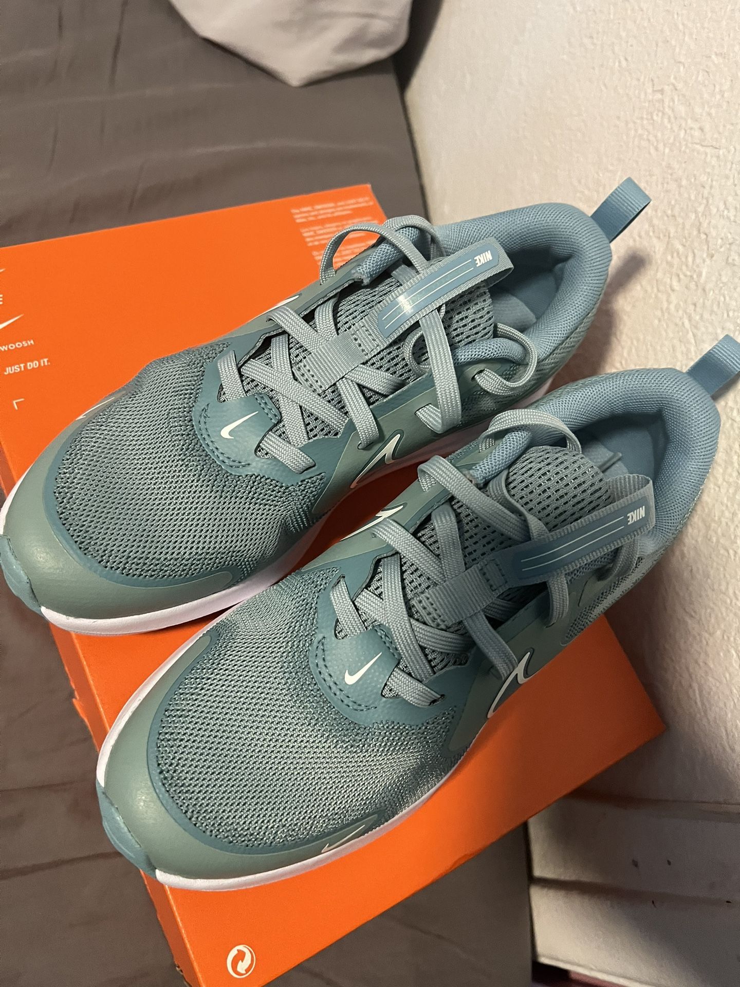 Nike Cosmic Runner