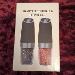 Electric salt and pepper mill