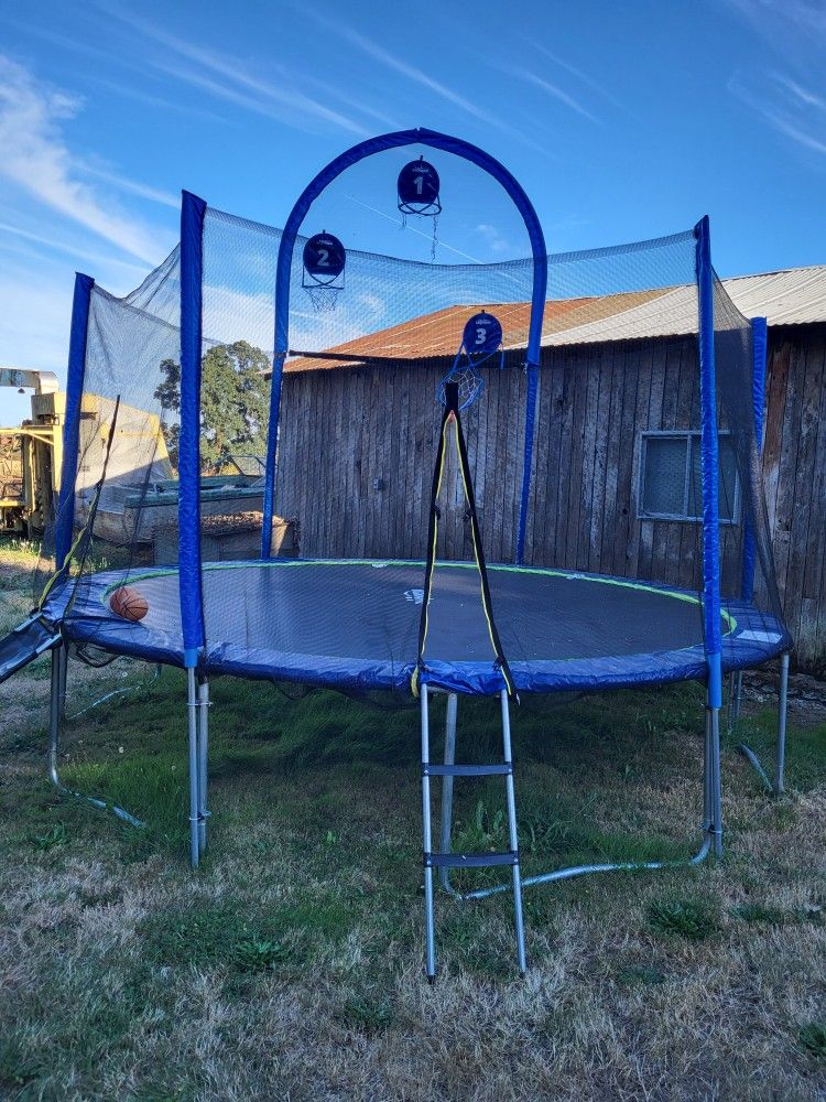 Trampoline 14ft