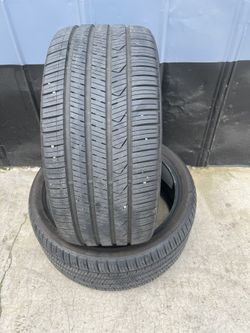 2 Tire 285/35/22 Pirelli 