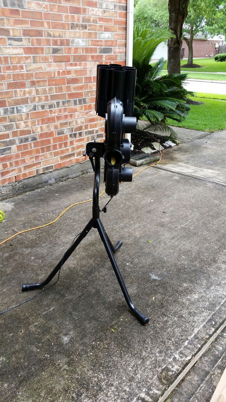 DON MATTINGLY "HITMAN" PITCHING MACHINE