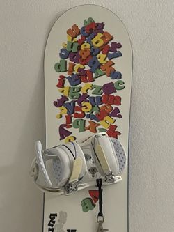 burton avenue snowboard Burton Avenue #47 Women's RARE Snowboard From Japan 147cm for Sale in Palo  Alto, CA