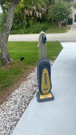 ORECK XL ELEMENT vacuum excellent used condition 199$ retail