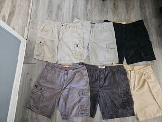 6 Men's shorts size 40 $8
