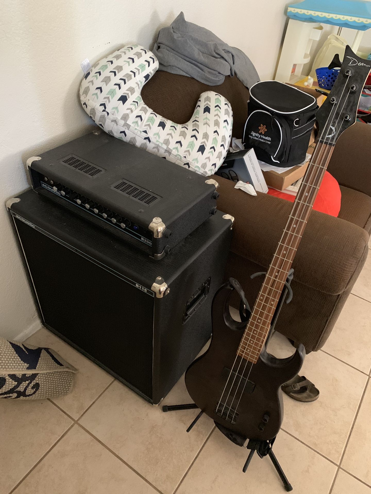 Bass guitar and bass amp for Sale in Mesa, AZ OfferUp