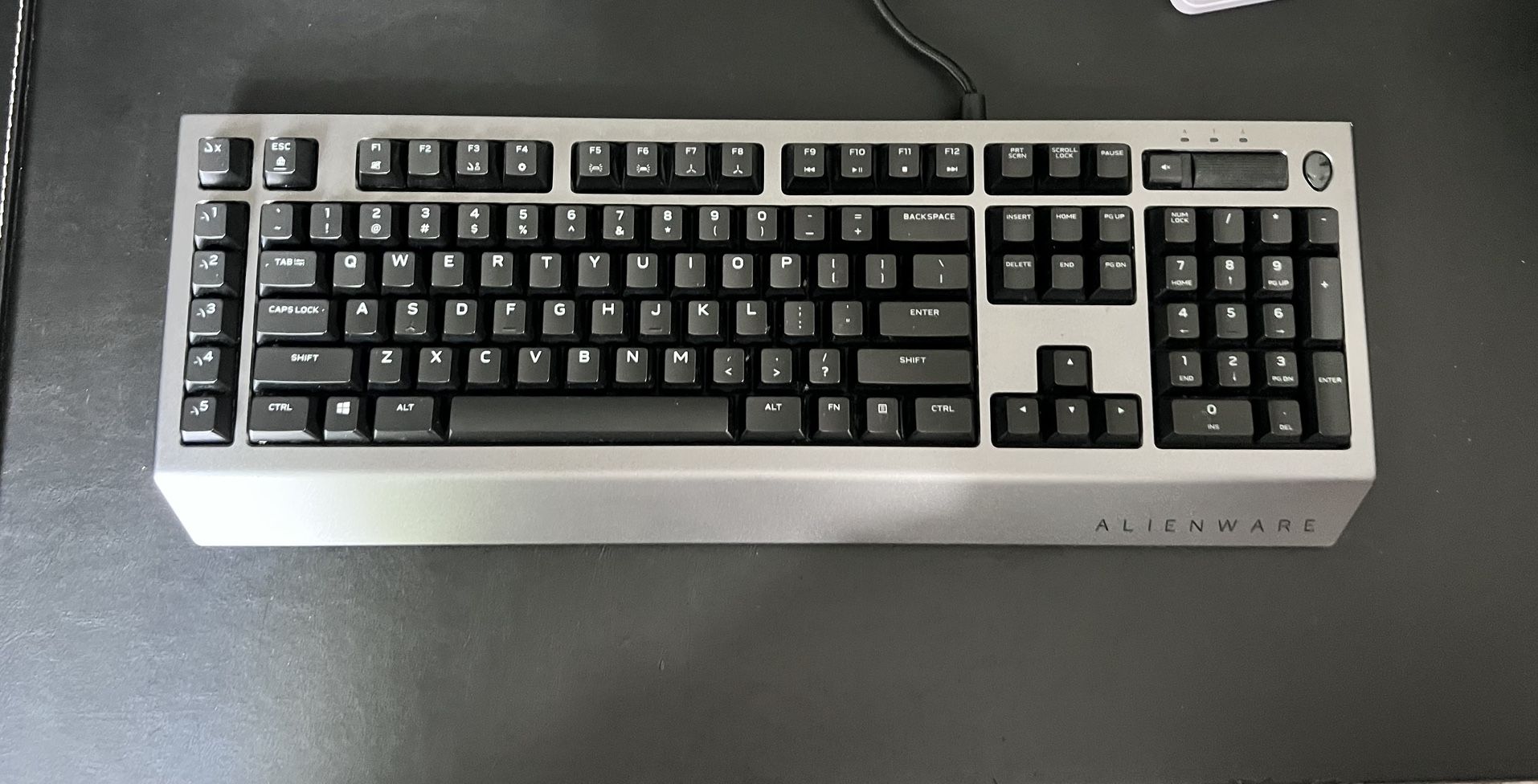 Alien wear mechanical keyboard