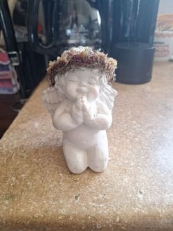 Sweet little baby angel statute