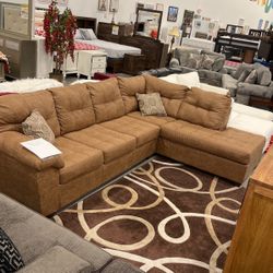 Last One - Sofa With Chaise