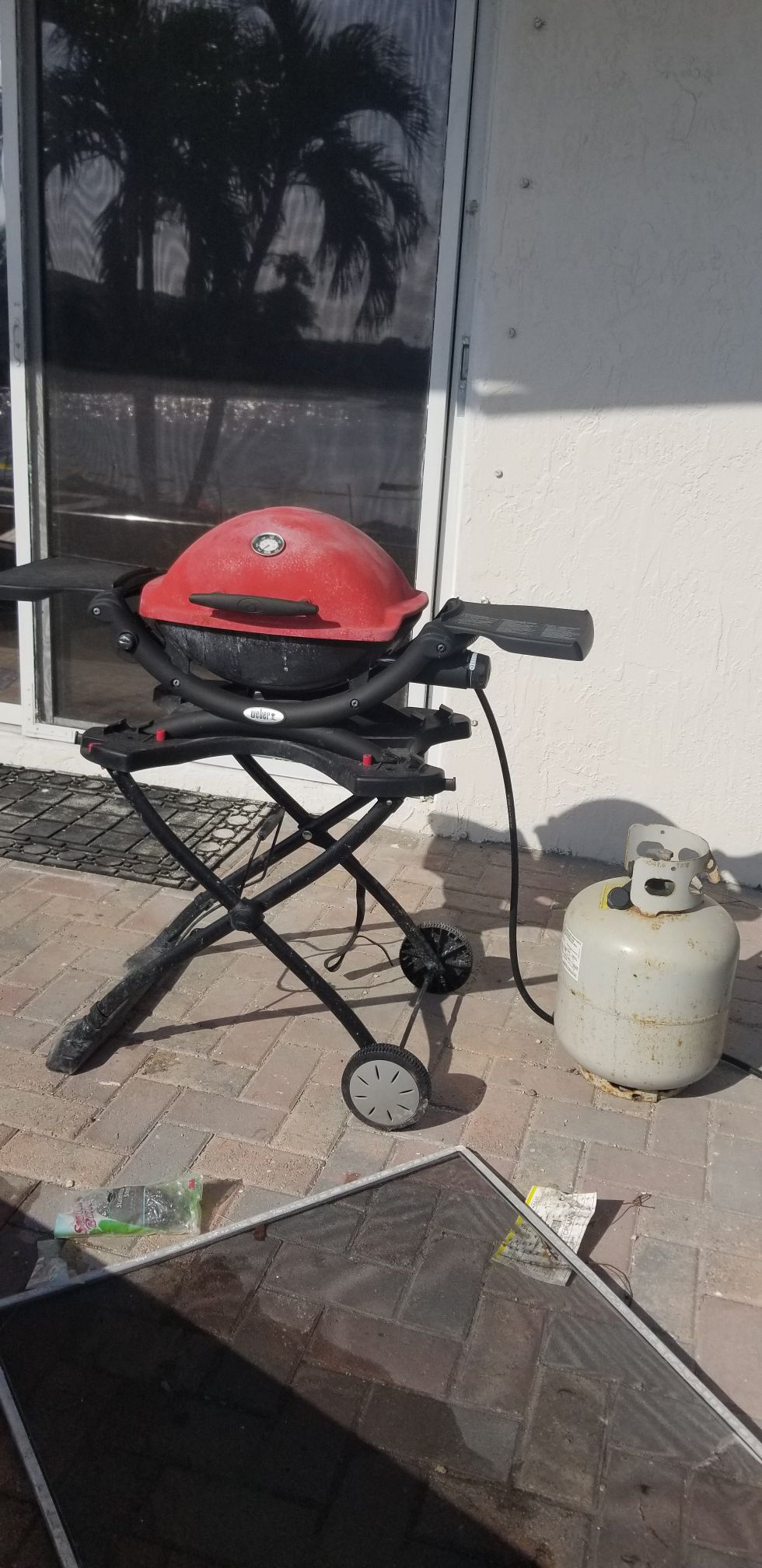 Webber BBQ grill with tank