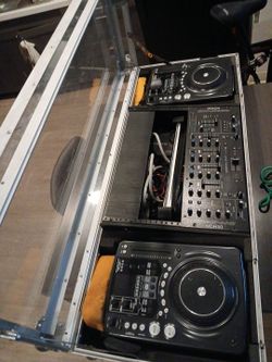DJ  equipment