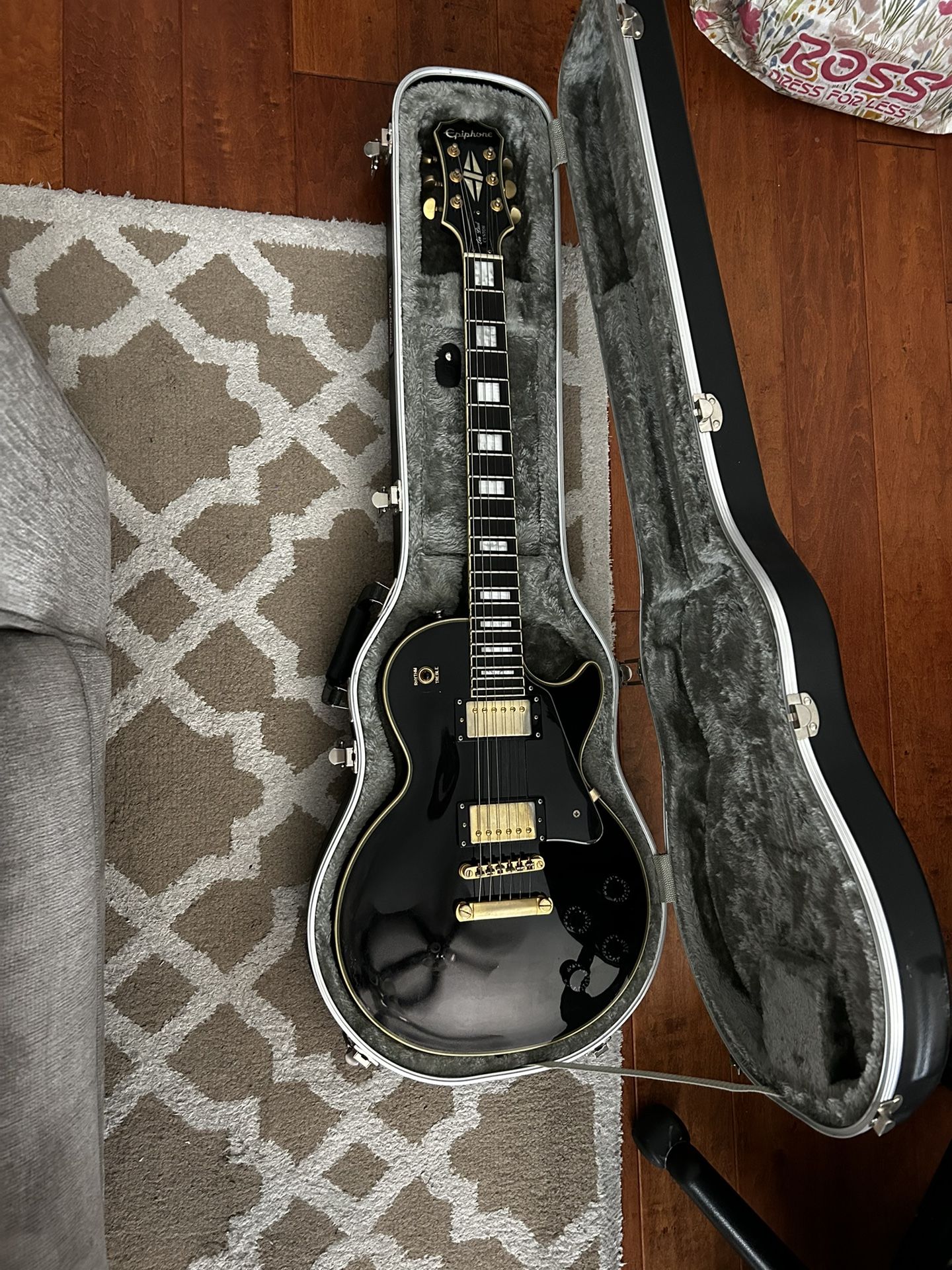 Epiphone custom black beauty les paul guitar