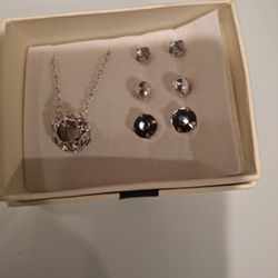 Beautiful Necklace Round Clear Stone-Studded