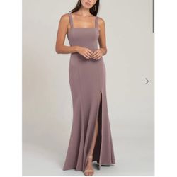 NWT JENNY YOO JENNER GOWN - US SIZE 4 - COLOR FIG 
