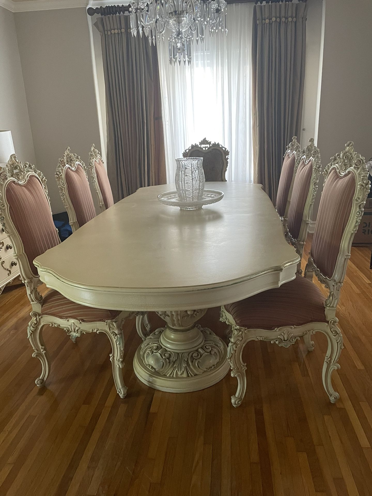 Italian Rococo Style Dining Room Table With 8 Chairs