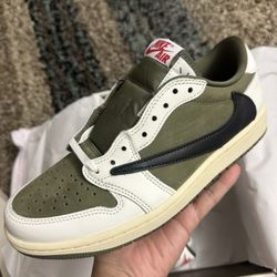 Air Jordan 1 Low X Travis Scott Reverse Olive. BRAND NEW SIZE 7.5M