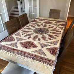 Leon Living Spaces Dinner Table And Chairs