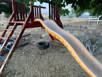 Play structure