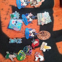 15 Disney Trading Pins