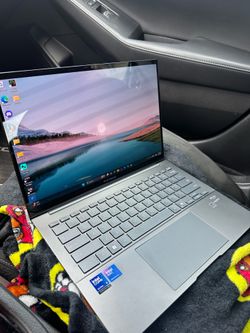 ASUS Zenbook 14 Laptop (Charger Included)– High Spec 32GB RAM + 1TB Storage