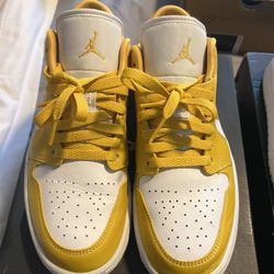 Jordan Retro 1 Low (Pollen)