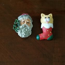 2 Christmas Brooches/Pin 
