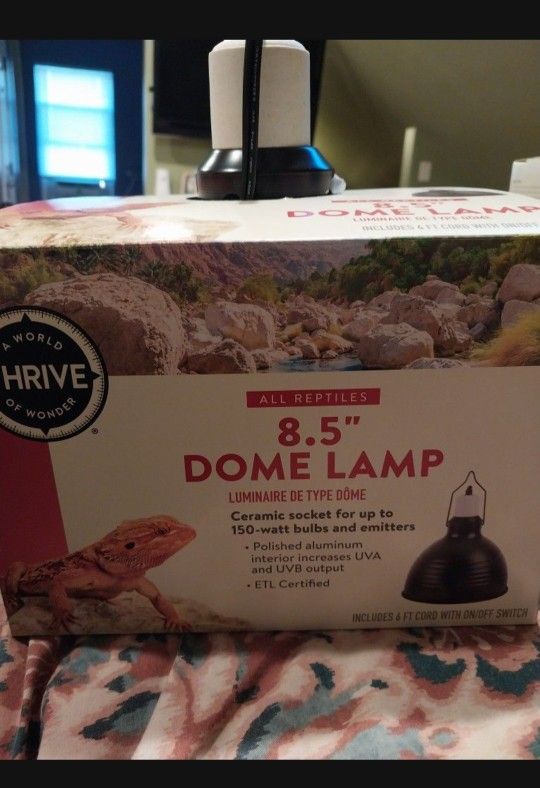 New Sealed 8.5 Dome Lamp For Tanks , Pics Up Pick Up Only In Fall River Mass Or Best Offer